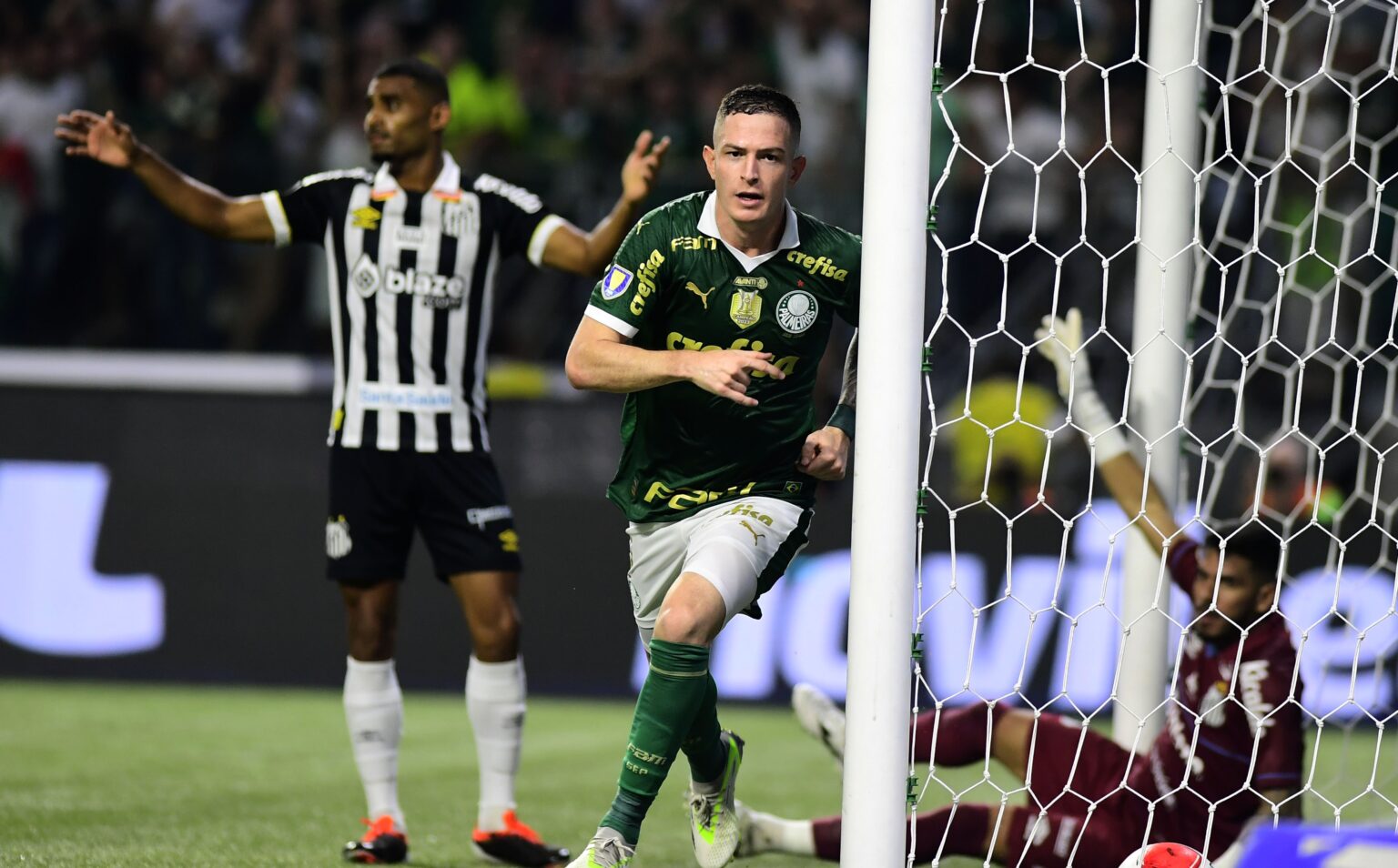 Aníbal Moreno encanta Abel no Palmeiras com gol decisivo e reforça meio-campo do time
