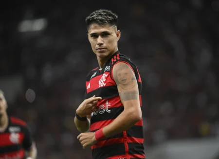 Com novo combustível, Luiz Araújo brilha no Flamengo: veja os gols do atacante pelo clube