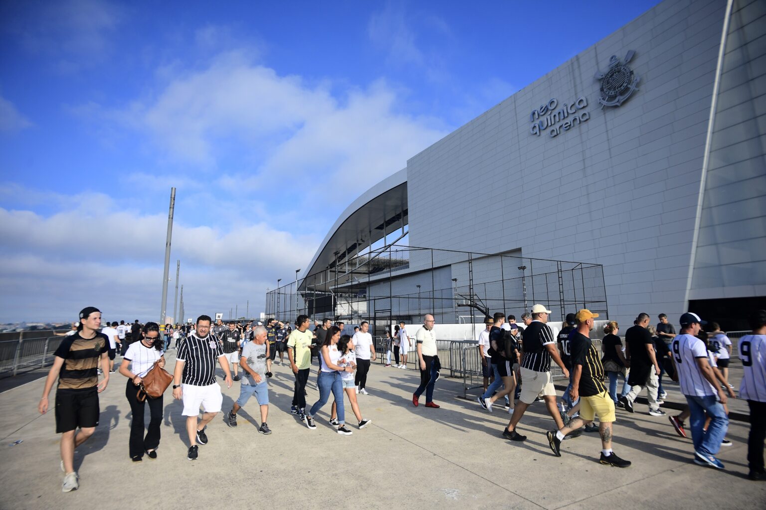 Corinthians ajusta precos de ingressos e promete valores mais baixos no Brasileirao