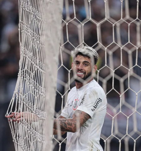 Corinthians busca primeira vitória contra Fortaleza para evitar pior início do ataque no Brasileirão em 18 anos