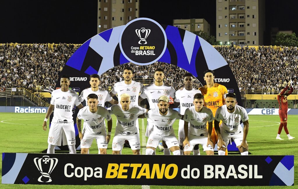 Corinthians encara agenda cheia em abril após período de folga e jogos espaçados