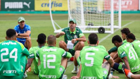 Escalação do Palmeiras: Abel Ferreira faz ultimos ajustes e tem conversa com elenco antes da final do Paulistão.