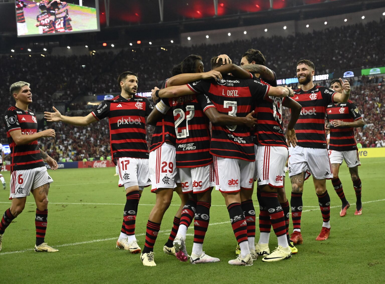 Flamengo cumpre obrigação contra Palestino, mas desempenho no 2º tempo levanta questionamentos.