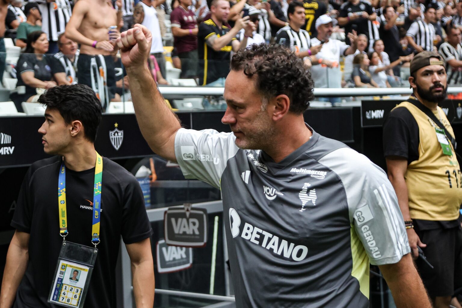 Gabriel Milito busca seu primeiro título como técnico na final do Mineiro sem o Atlético-MG