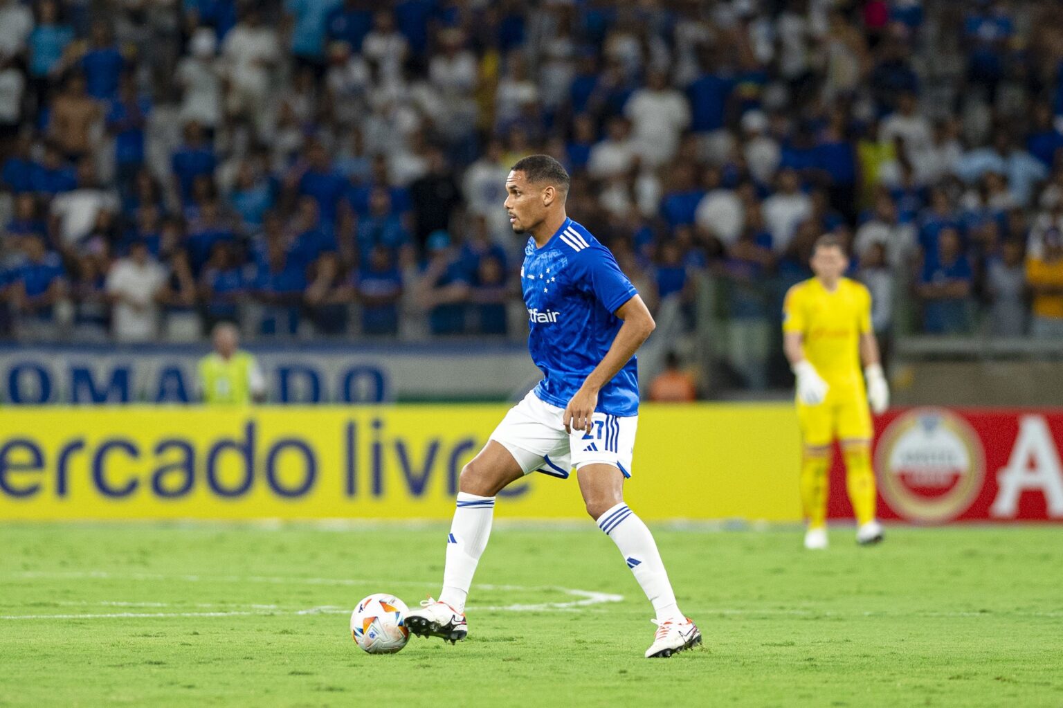 Neris fala sobre vaias da torcida do Cruzeiro: "Não me afetam em nada"