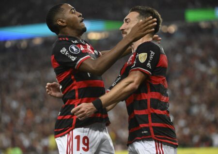 Ortiz conta jogada ensaiada para gol na estreia pelo Flamengo: "Foi um lance treinado"