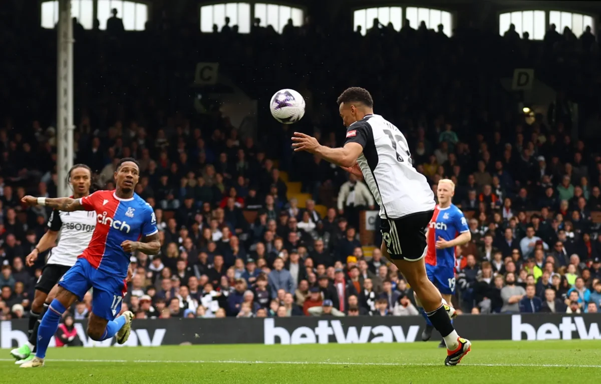 Rodrigo Muniz marca gol pelo Fulham na Premier League após passagem pelo Flamengo