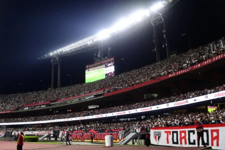 São Paulo atinge recorde de torcedores no Morumbis em clássico contra o Palmeiras