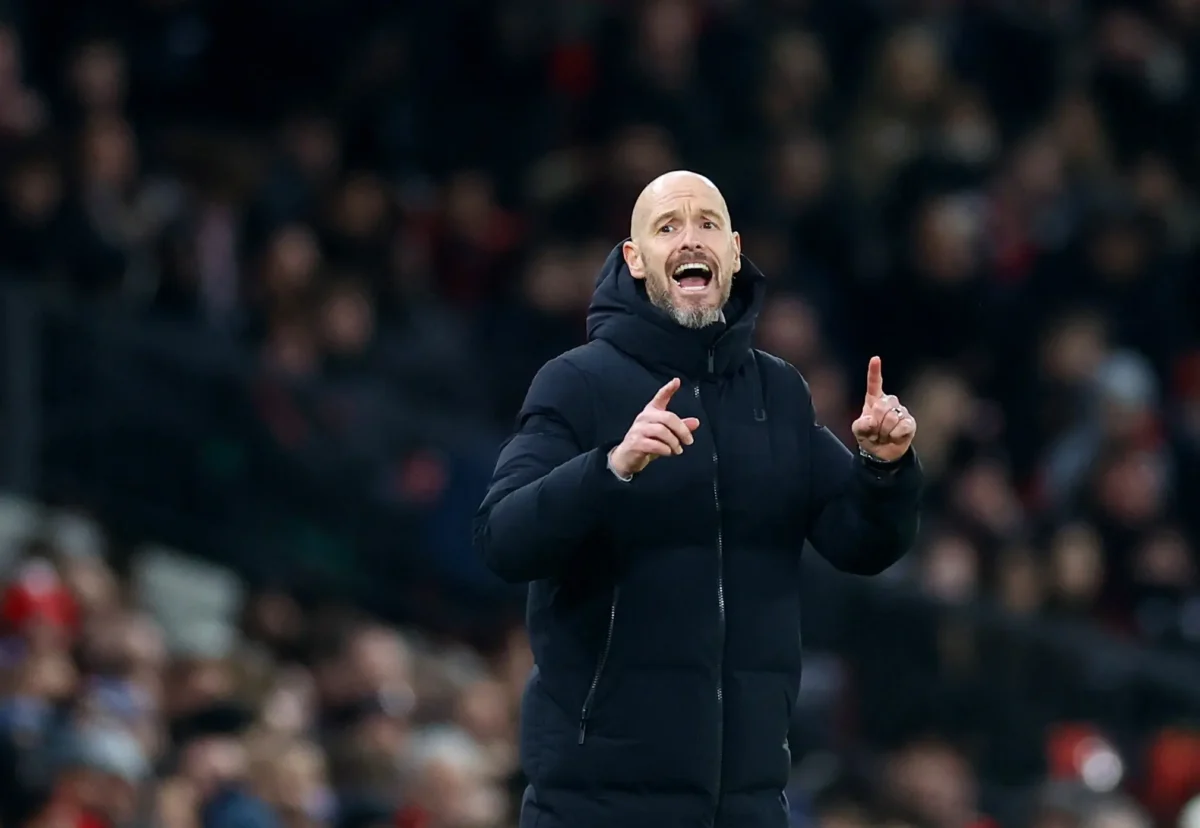 Técnico do Manchester United repreende jornalistas em coletiva sob pressão