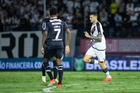 Vegetti lamenta derrota do Vasco mas critica: gol de lateral não pode acontecer
