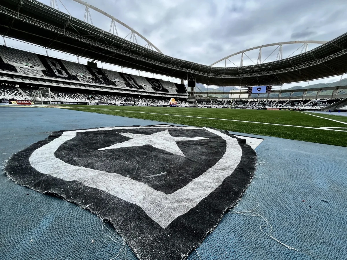 Botafogo x Universitario: onde assistir ao vivo, horário e prováveis escalações. Confira!