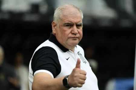 Corinthians inicia semana decisiva nos bastidores com jogo político quente; entenda papel de Rubão na busca pelo título.