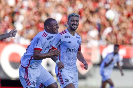 De la Cruz se emociona com torcedor mirim e avalia desempenho após golaço no Flamengo: erros e acertos