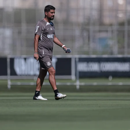 Escalação do Corinthians: Gustavo Henrique segue fora e António prepara mudanças no time