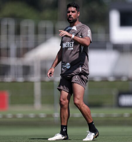 Escalação do Corinthians: time treina tático e bolas paradas para estreia no Brasileirão 2022