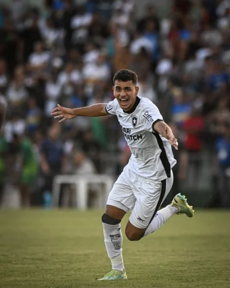 Opções do Botafogo para substituir Tiquinho: Igor Jesus, Adamo, Sapata e mais