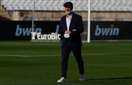 Álvaro Pacheco visita instalações e acompanha treino no Vasco: conheça o elenco!