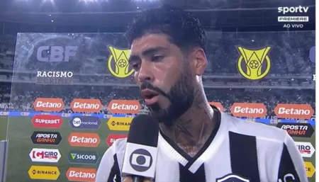 Barboza analisa a entrada de número 9 na derrota do Botafogo: "Estávamos chegando pelos lados"