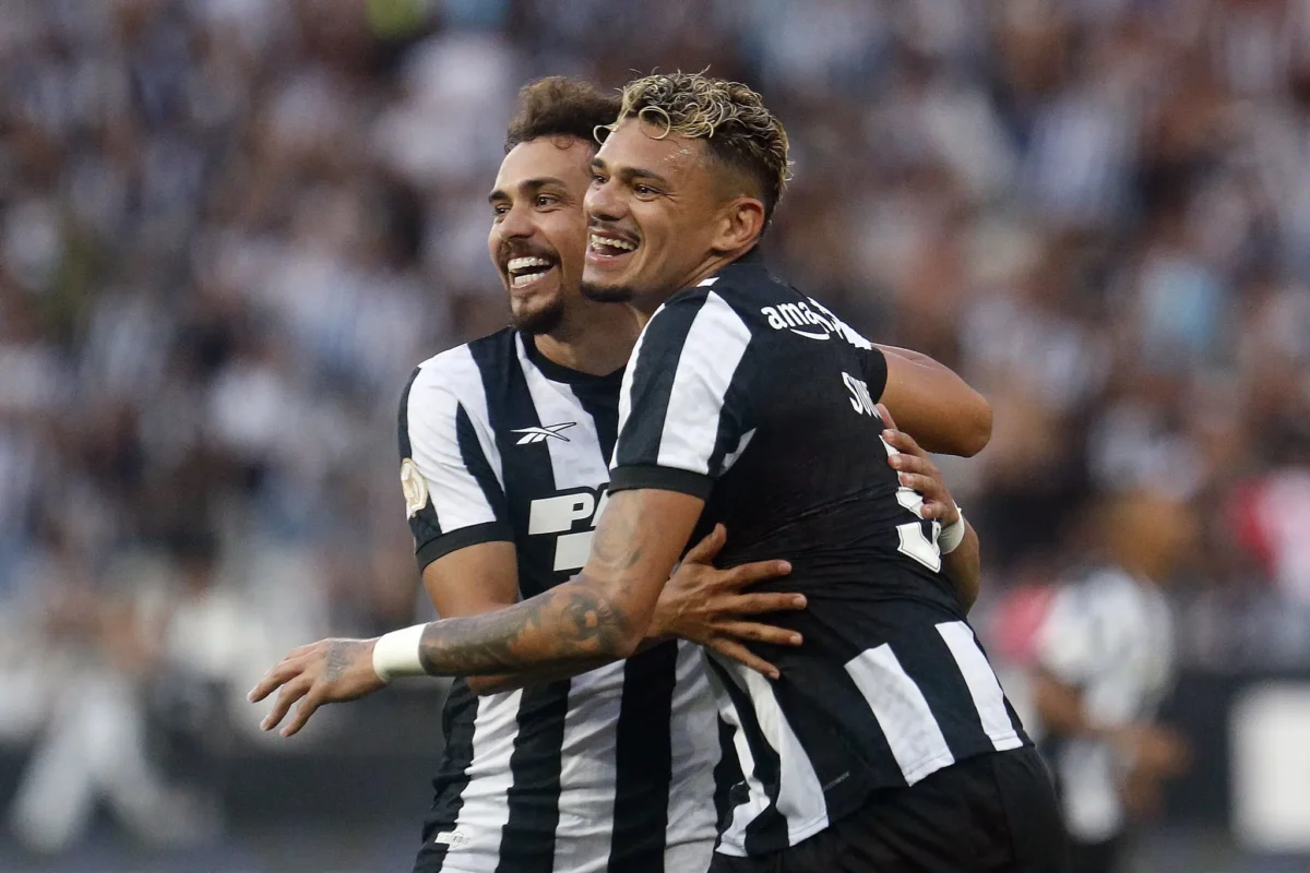 Botafogo vai enfrentar o Vitória sem Tiquinho e Eduardo em sua viagem.