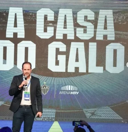 CEO do Atlético-MG se inspira no Corinthians e planeja gramado híbrido na Arena MRV