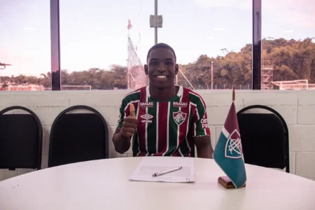 Campeão da Copa do Brasil Sub-17, Oliver assina primeiro contrato profissional com o Fluminense - Confira!