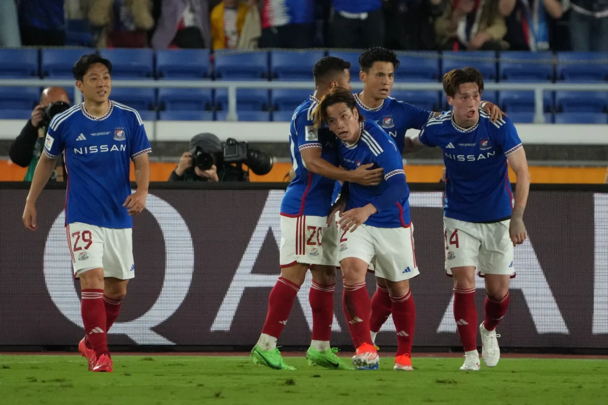 Champions da Ásia: Yokohama Marinos vira sobre time de Crespo e fica em vantagem na final.