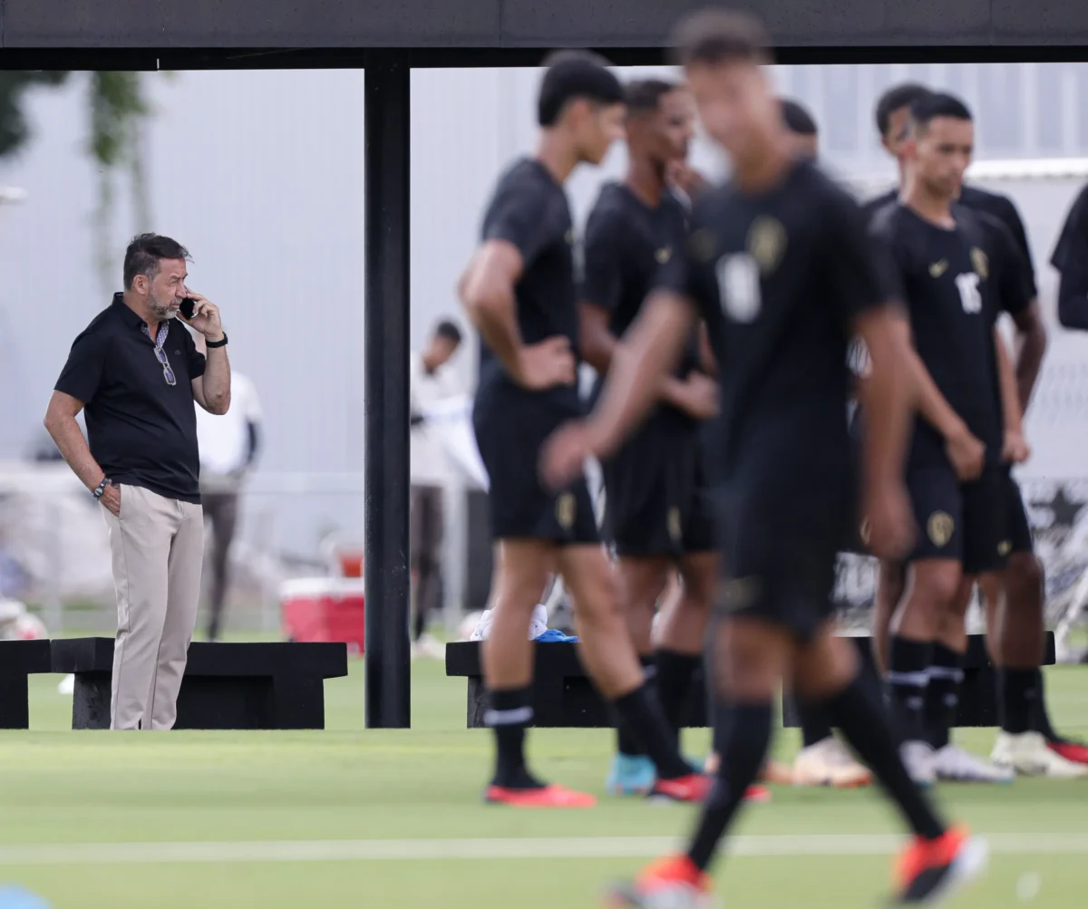 Corinthians atrasa pagamentos de direitos de imagem, luvas e comissões mais uma vez