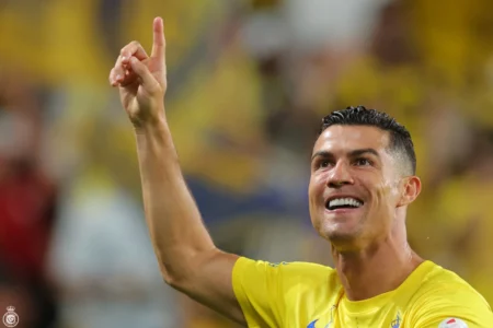 Cristiano Ronaldo celebra liderança histórica em gols no campeonato saudita: "Recordes me seguem"