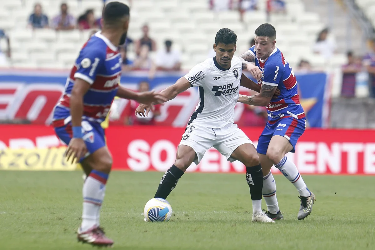 Danilo Barbosa destaca importância do empate do Botafogo fora de casa: valorização essencial.