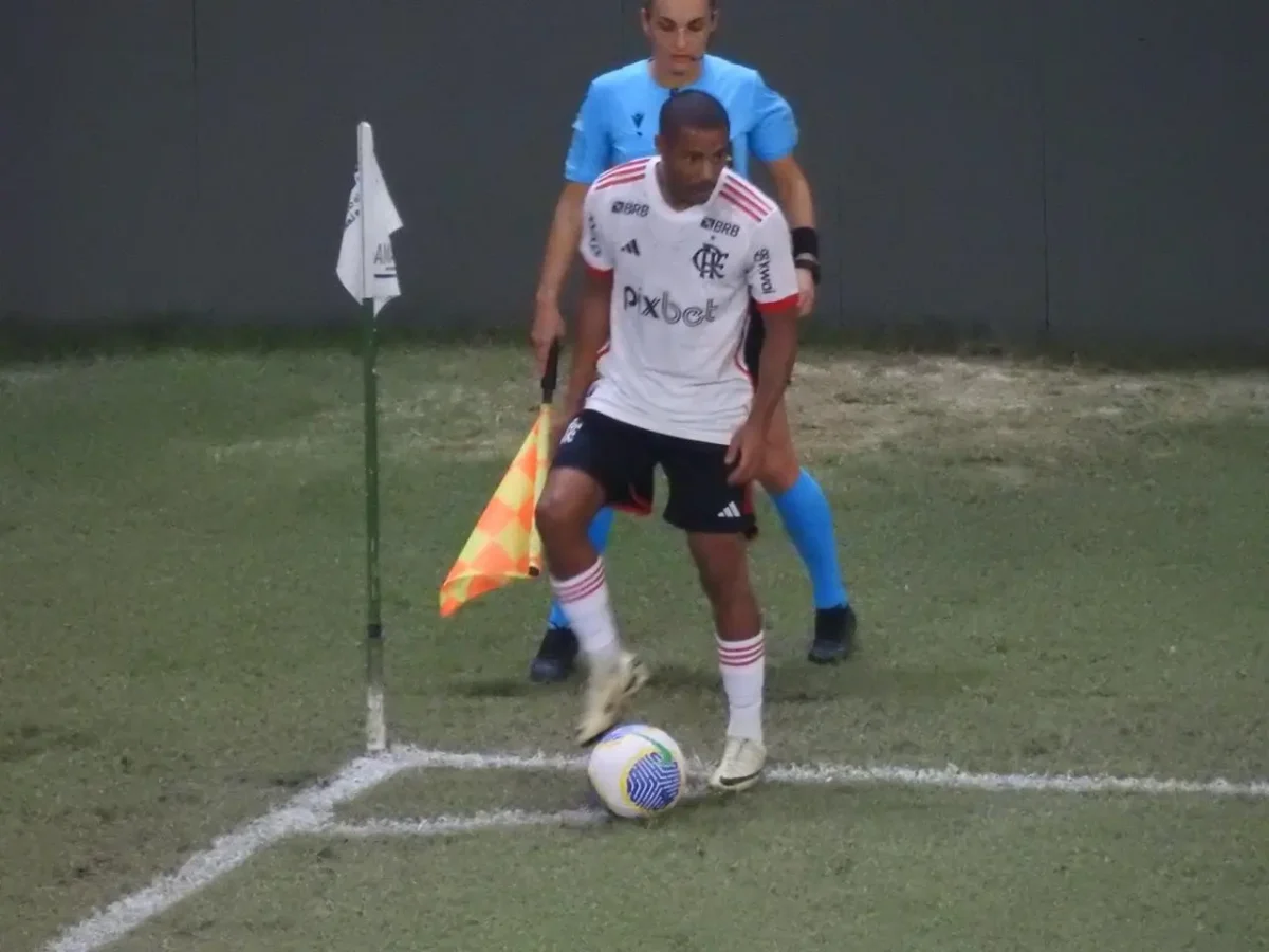 De la Cruz é avaliado após lesão no joelho e está liberado para Flamengo x Millonarios