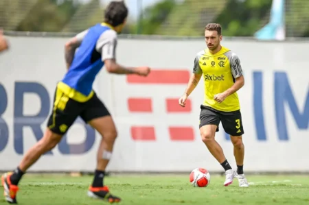 Escalação do Flamengo: Matheus Cunha e Léo Ortiz serão as novidades para o duelo contra o Amazonas. Confira!