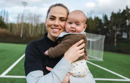 FIFA implementa medidas de apoio à maternidade no futebol feminino: saiba mais