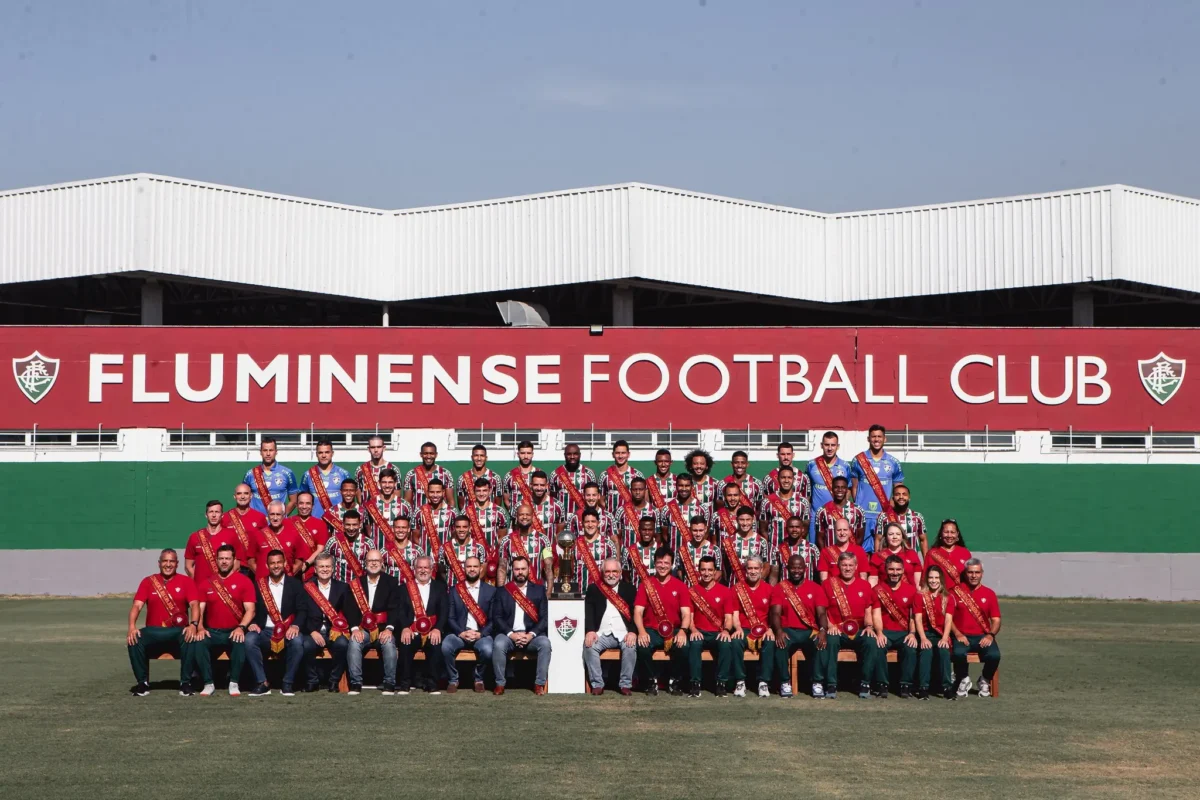 Fluminense divulga imagem oficial da conquista da Recopa Sul-Americana; confira a foto.