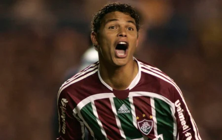 Fluminense marca apresentação de Thiago Silva no Maracanã com show do Sorriso Maroto