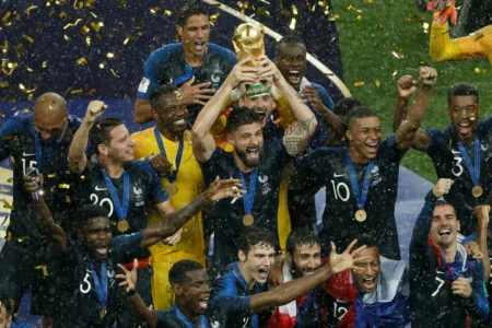 Giroud anuncia aposentadoria da seleção francesa após Euro