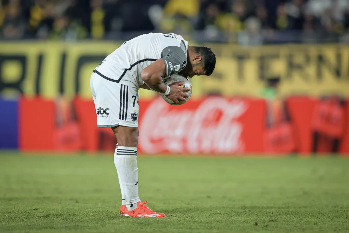 Hulk busca encerrar período sem marcar gols pelo Atlético-MG e alcançar feito histórico.