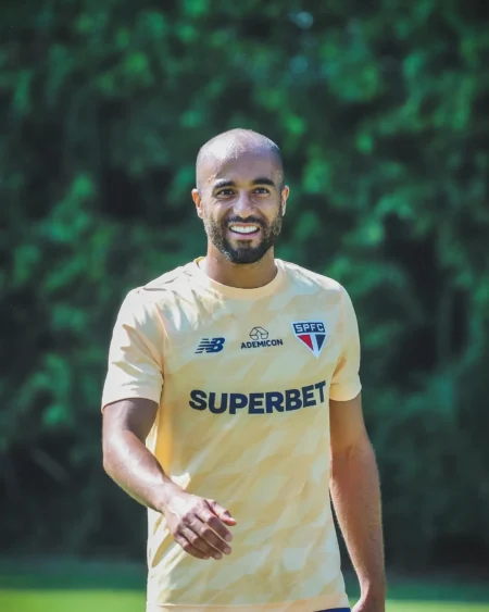 Lucas Moura busca nova sequência positiva no São Paulo após 65% da temporada.