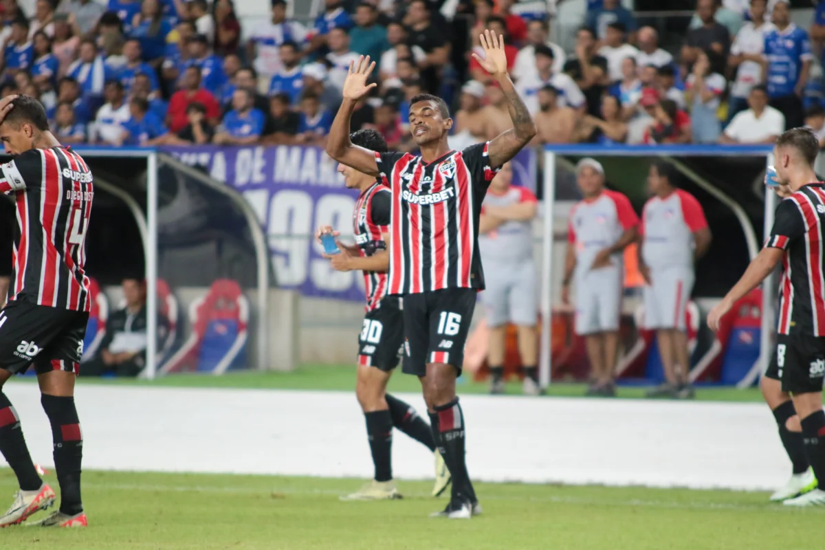 Luiz Gustavo celebra volta e destaca opções de Zubeldía no São Paulo: momento de gratidão