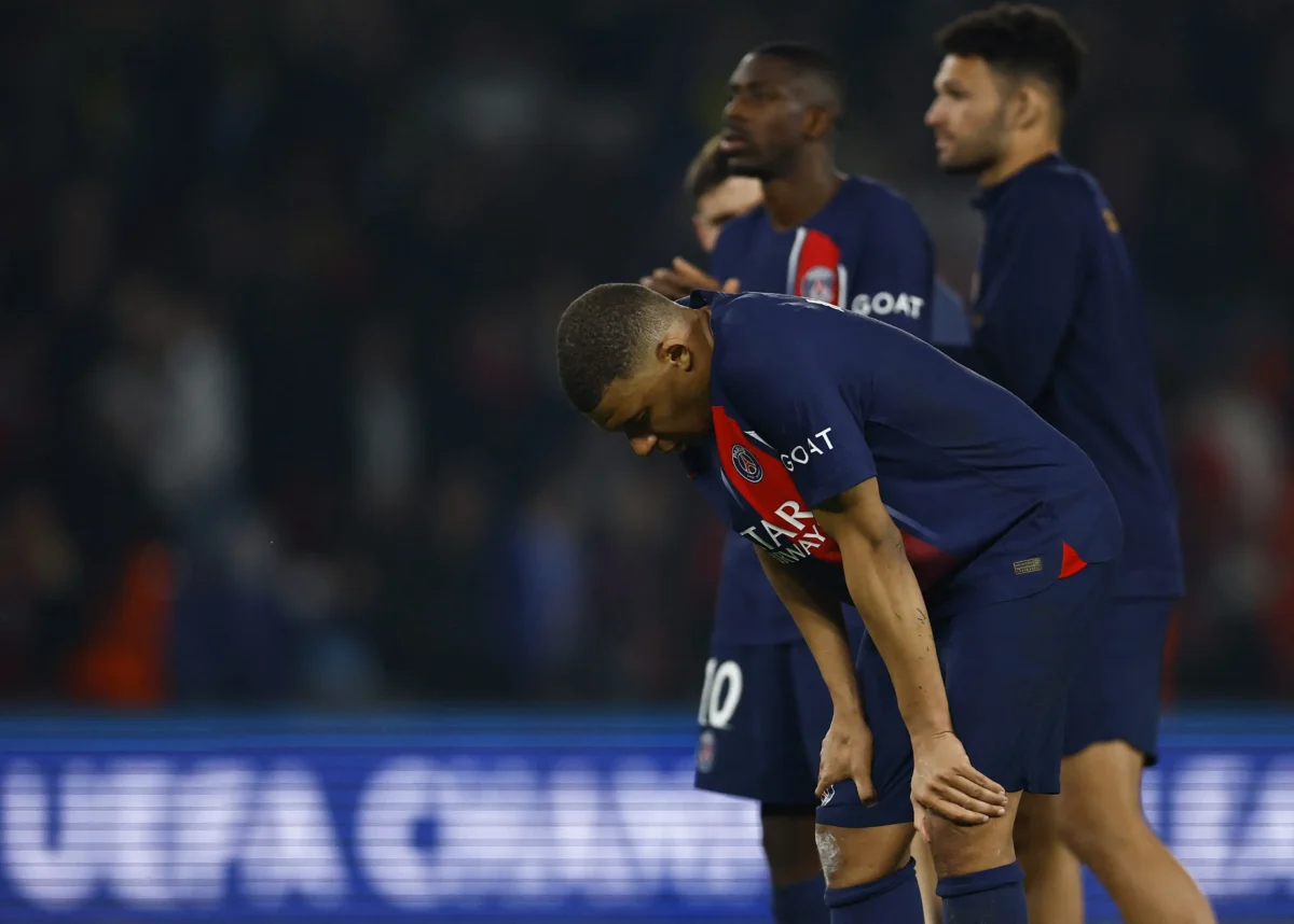 Mbappé não confirma saída do PSG e demonstra desapontamento