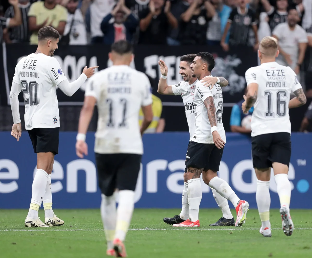 Reformulação do time: António utiliza metade dos contratados para impulsionar o Corinthians