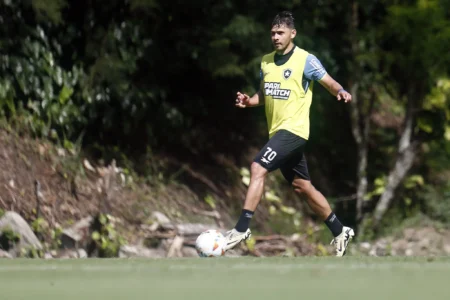 Romero e Hernández retornam aos treinos no Botafogo após suspensão por indisciplina