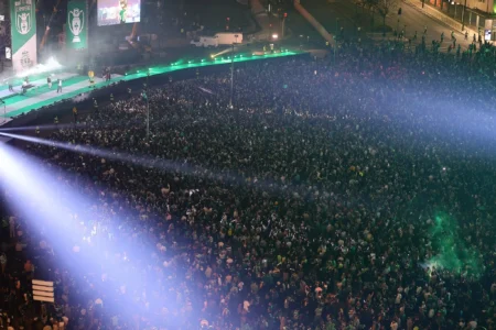 Sporting conquista título português em festa que dura a noite toda