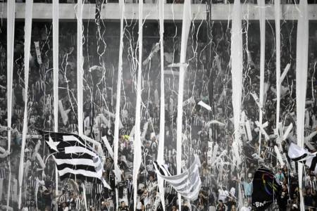 Artur Jorge precisa inovar estratégia de ataque do Botafogo com últimas baixas no elenco