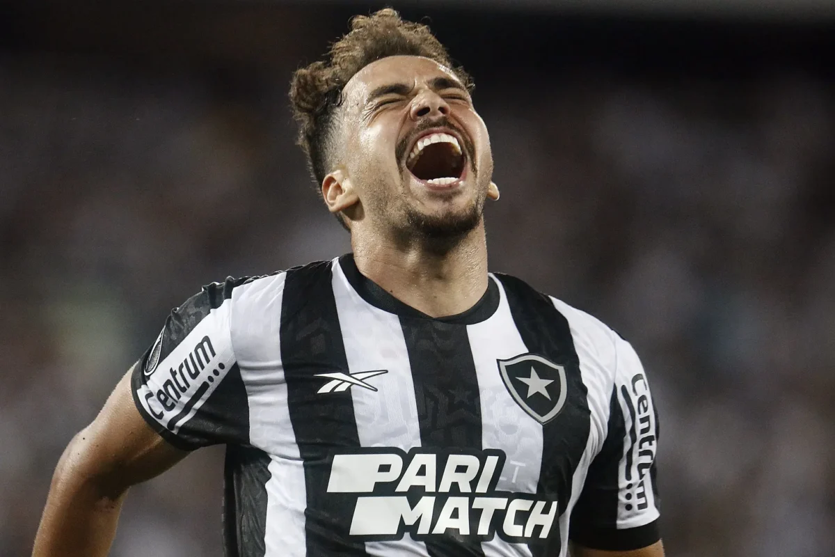 Cadê Eduardo? Situação do meia que pode retornar ao Botafogo na Libertadores