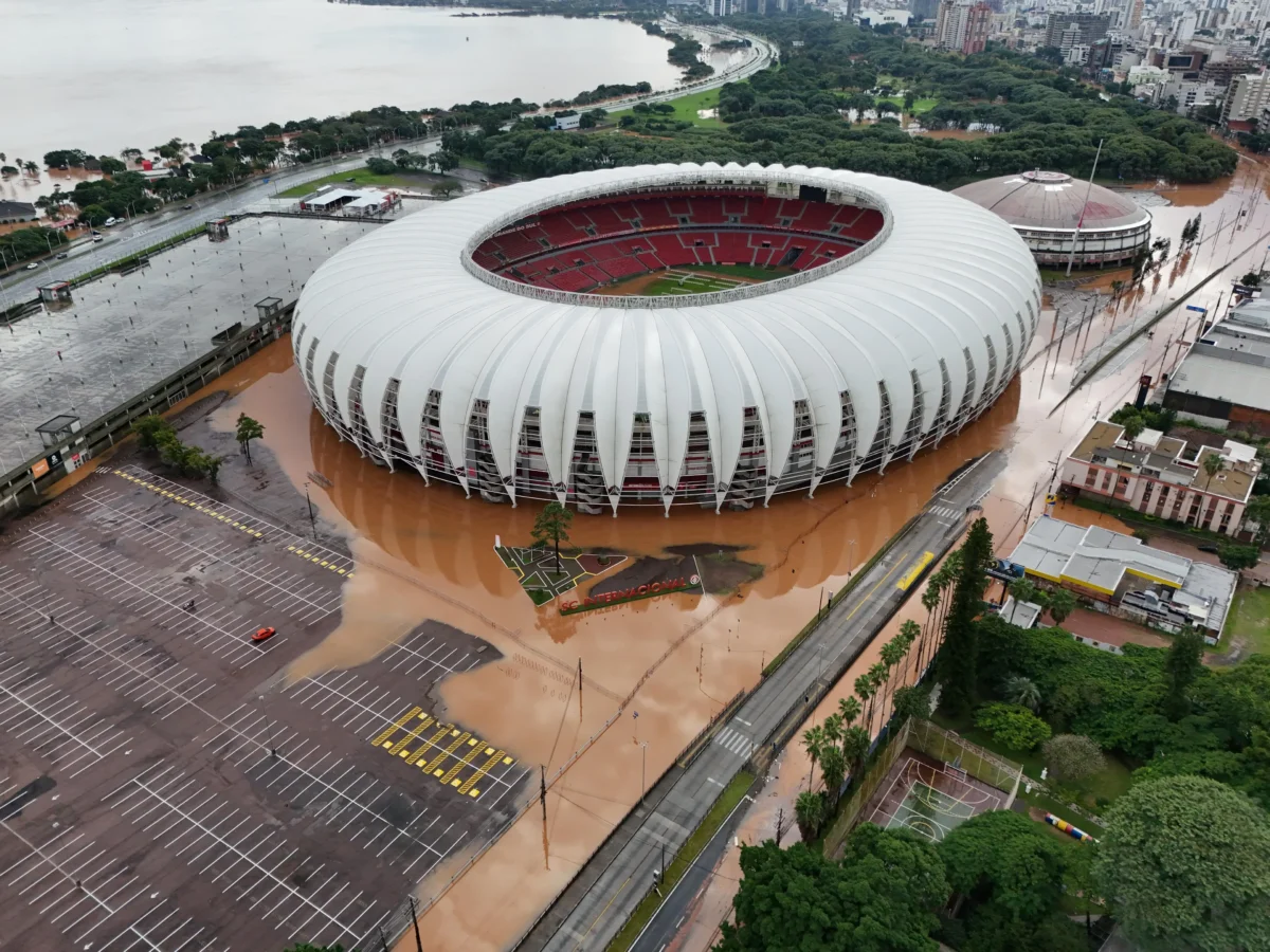 CBF doa R$ 1 milhão para vítimas de enchentes no RS e lança campanha com astros da seleção.