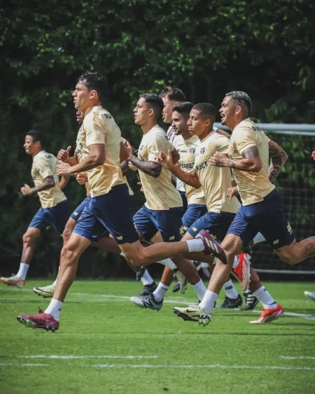 Com vantagem na Copa do Brasil, São Paulo volta aos treinos de olho no Águia de Marabá