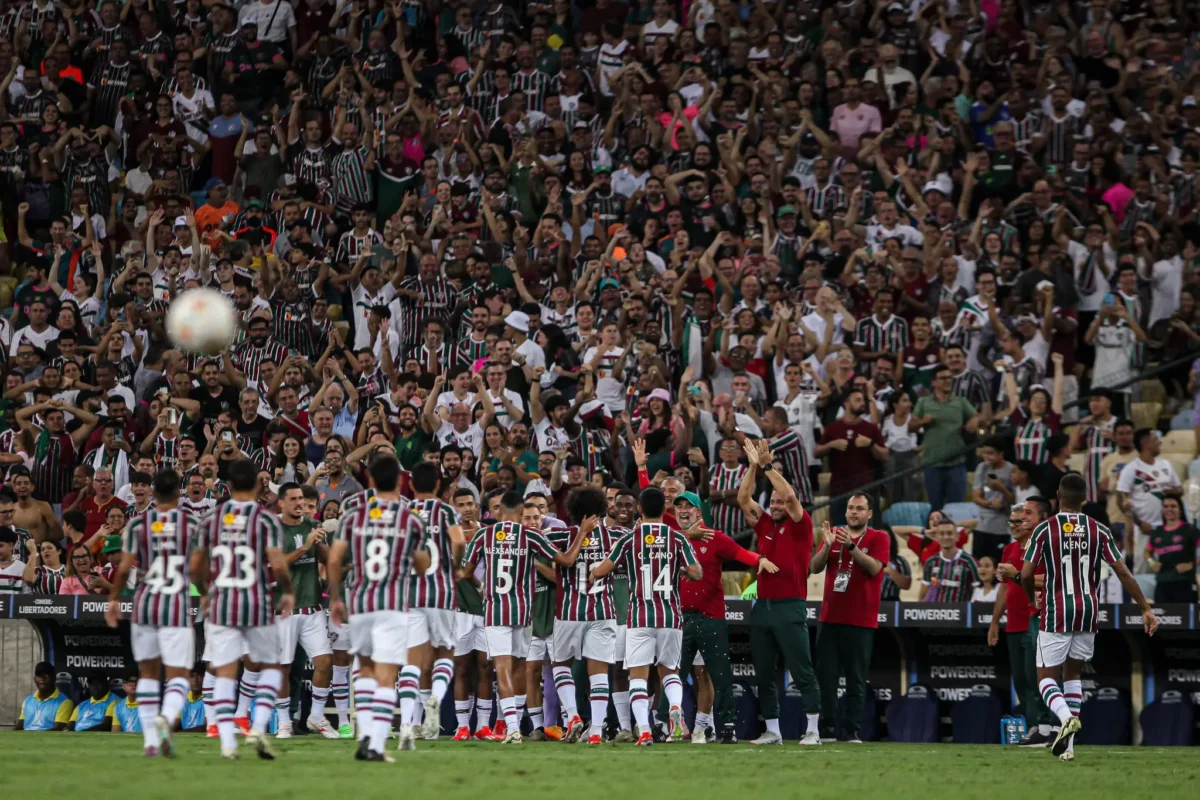 Conmebol acusa Fluminense por uso de bombas e sinalizadores contra Cerro Porteño