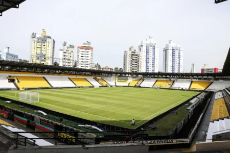 Criciúma coloca H.H. à disposição para próximos jogos do Inter e negocia partidas atrasadas na Série A