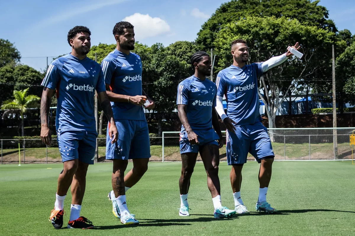 Cruzeiro se prepara para adquirir João Marcelo e reforçar defesa com novas contratações no mercado