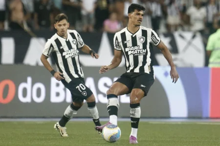 Danilo Barbosa, jogador do Botafogo, promove rifa solidária para ajudar vítimas no Rio Grande do Sul
